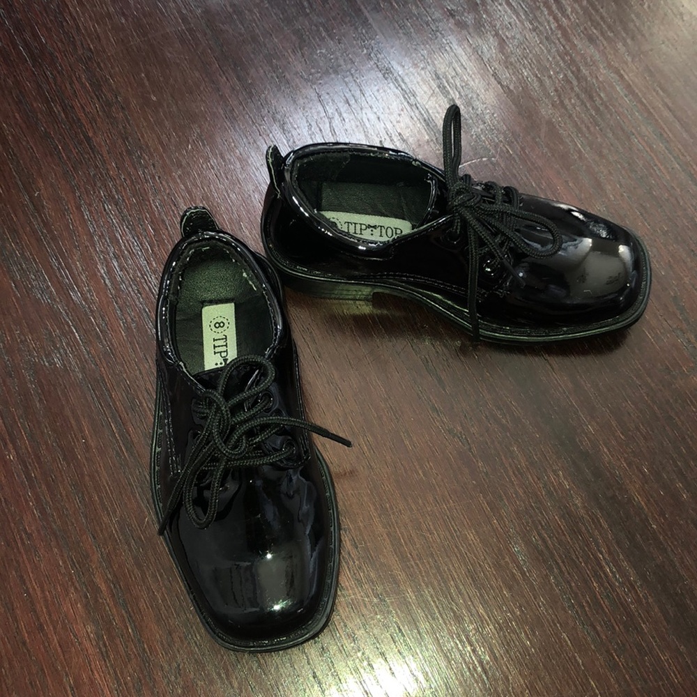 Tip Top black patent tuxedo shoes for toddler - 8T